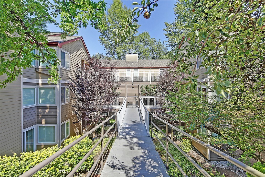 Property Photo: 700 Front St D102 WA 98027