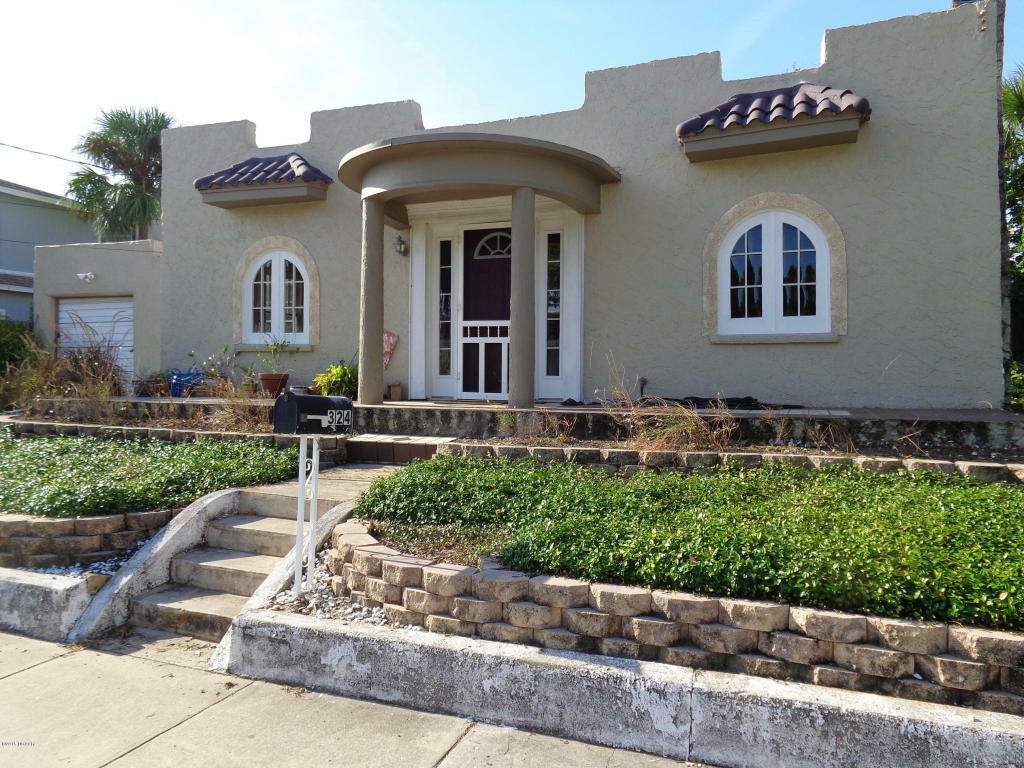 Property Photo: 324 Temko Terrace FL 32118