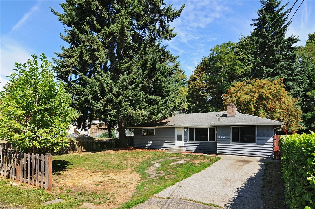 Property Photo:  12816 8th Ave S  WA 98168 