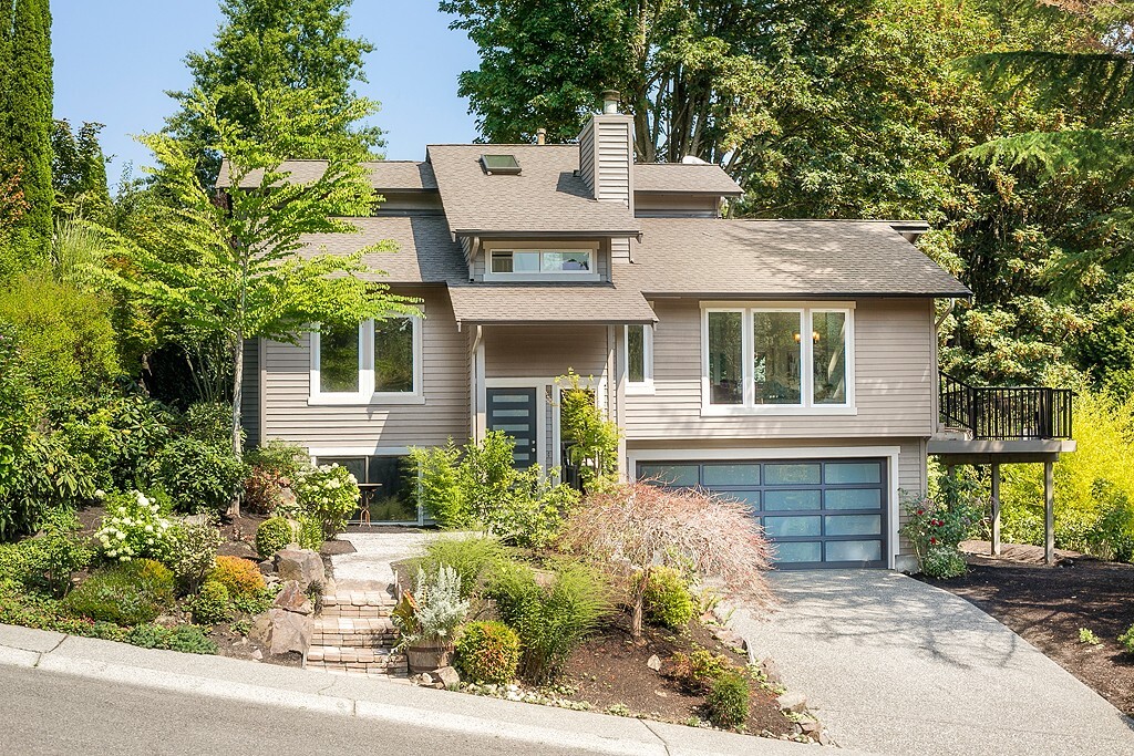 Property Photo:  13328 NE 117th Wy  WA 98052 