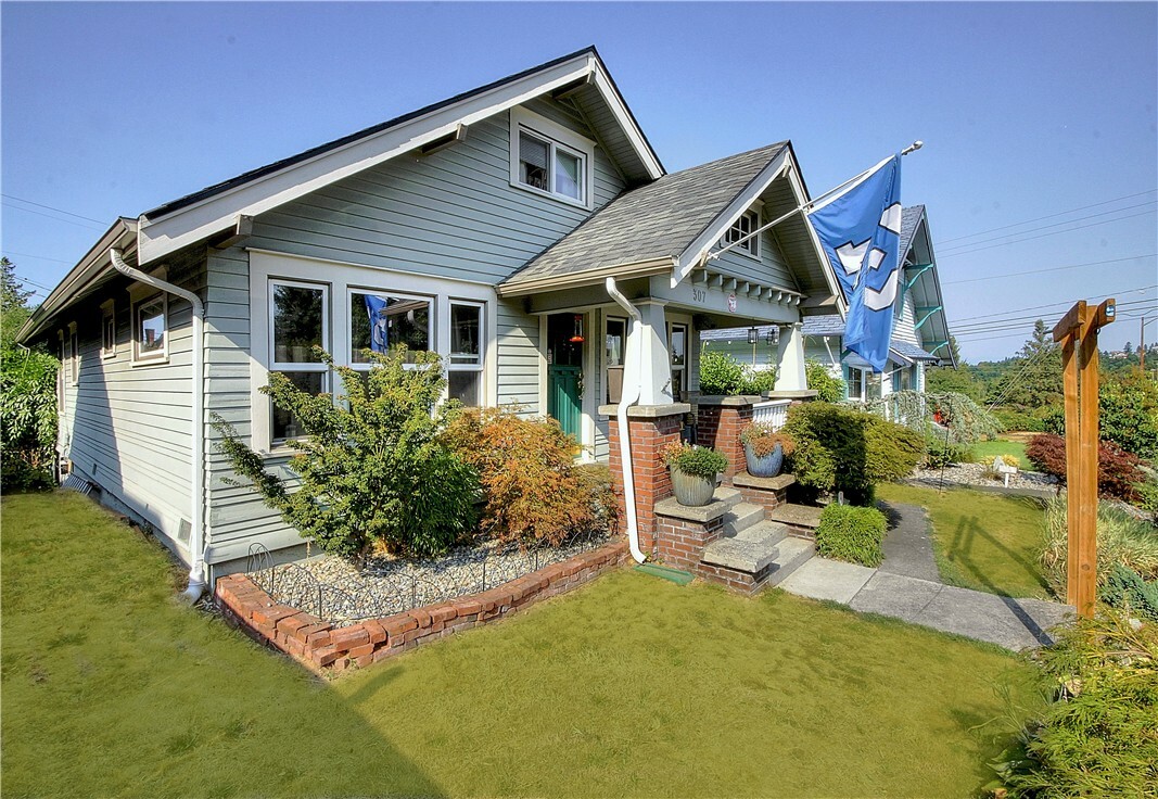 Property Photo:  307 S 30th St  WA 98402 