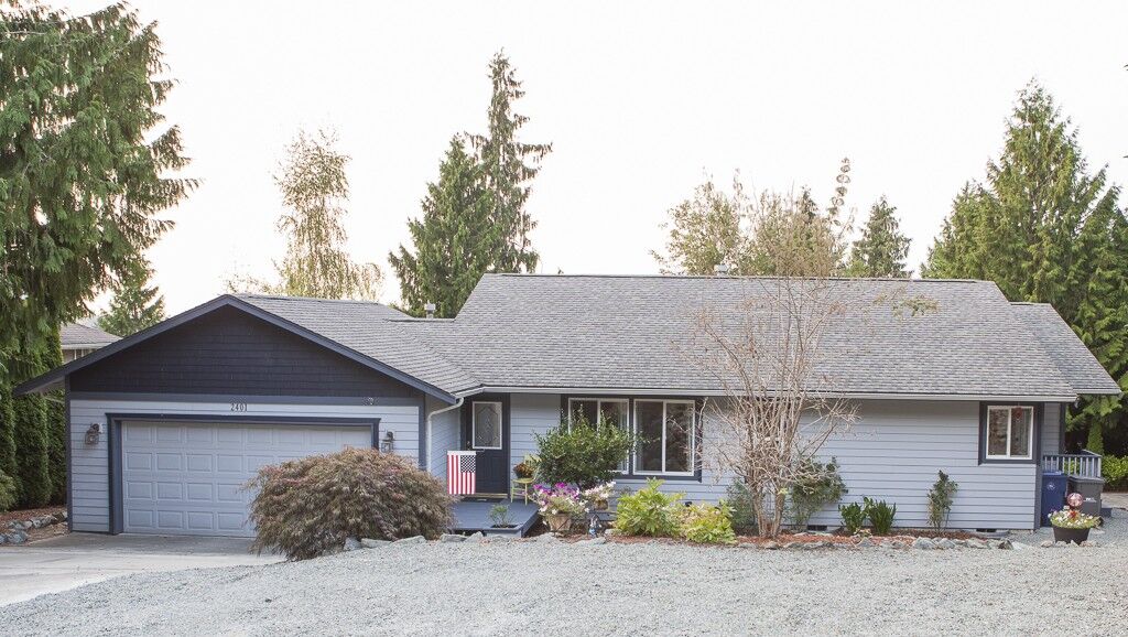 Property Photo: 2401 Crosby Dr WA 98274