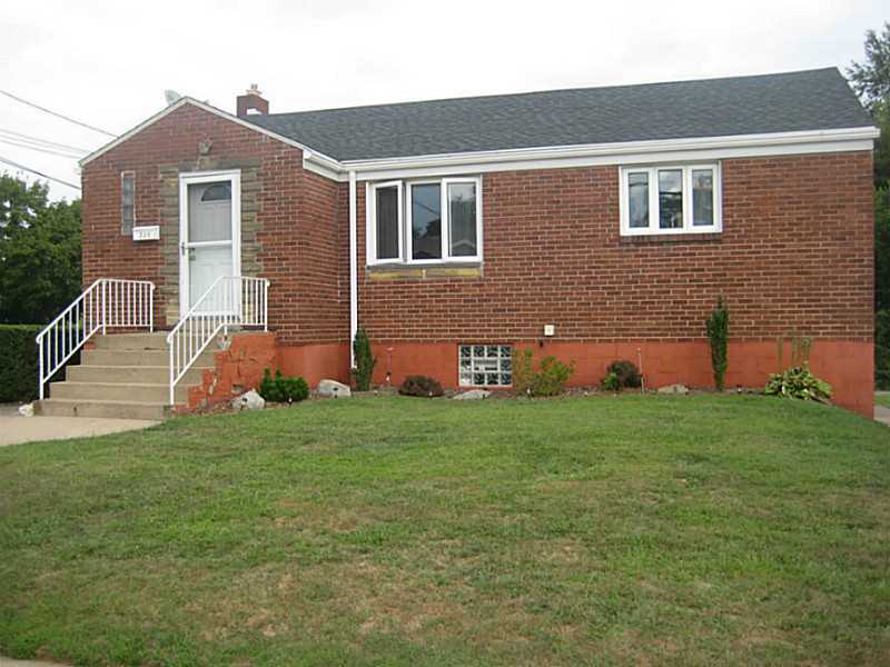 Property Photo: 220 Roosevelt Avenue PA 15136