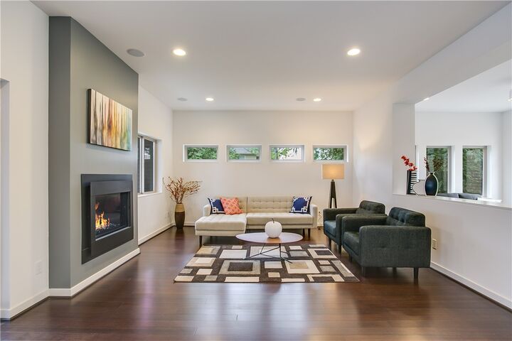 Property Photo:  9607 Slater Ave NE  WA 98033 