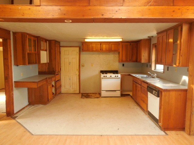 Property Photo: 41301 Larson Dr WA 98251