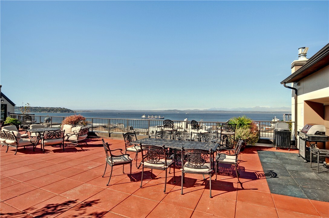 Property Photo: 323 Queen Anne Ave N 407 WA 98109