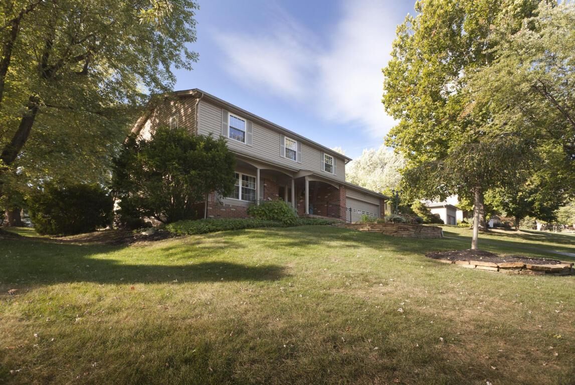 Property Photo:  881 Singing Hills Lane  OH 43235 