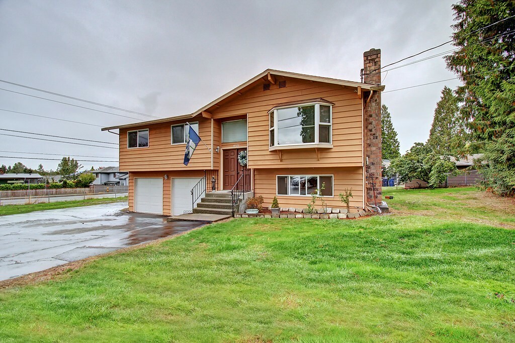 Property Photo:  4123 Lincoln Wy  WA 98087 