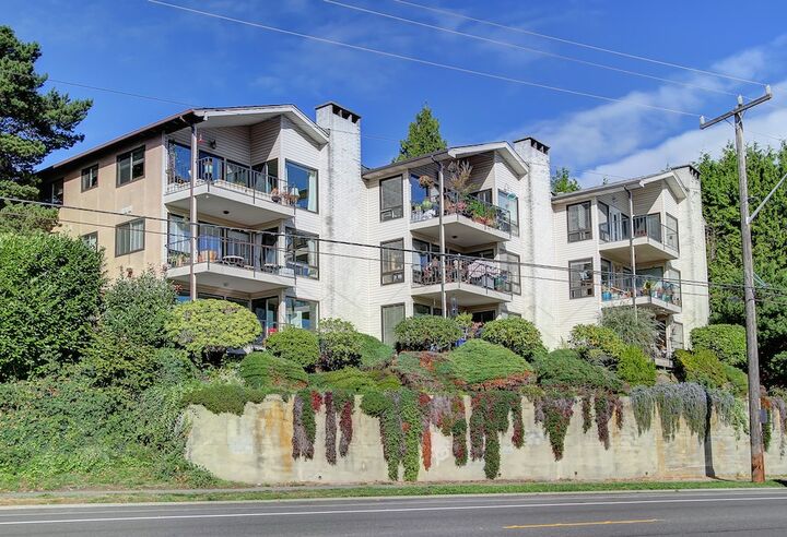 2636 22nd Ave W 303  Seattle WA 98199 photo