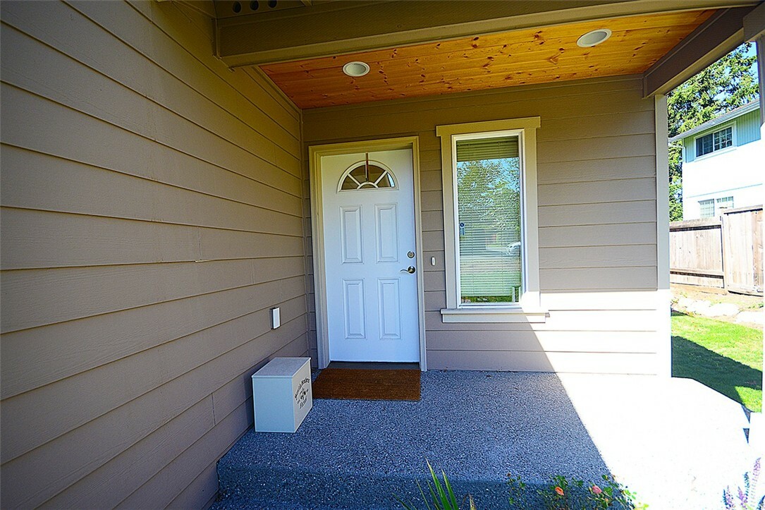 Property Photo:  8227 226th St SW B  WA 98026 