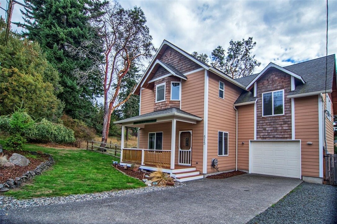 Property Photo:  515 Q Street  WA 98368 