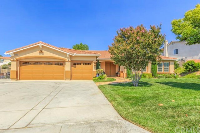 Property Photo: 11157 Cornerstone Road CA 92503