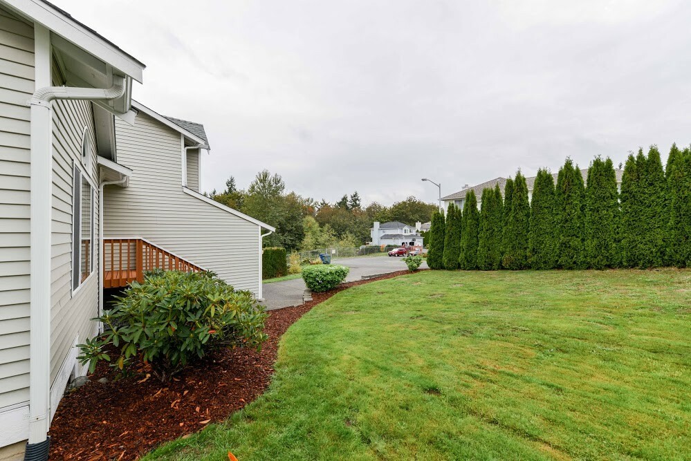 Property Photo:  10615 SE 187th St  WA 98055 