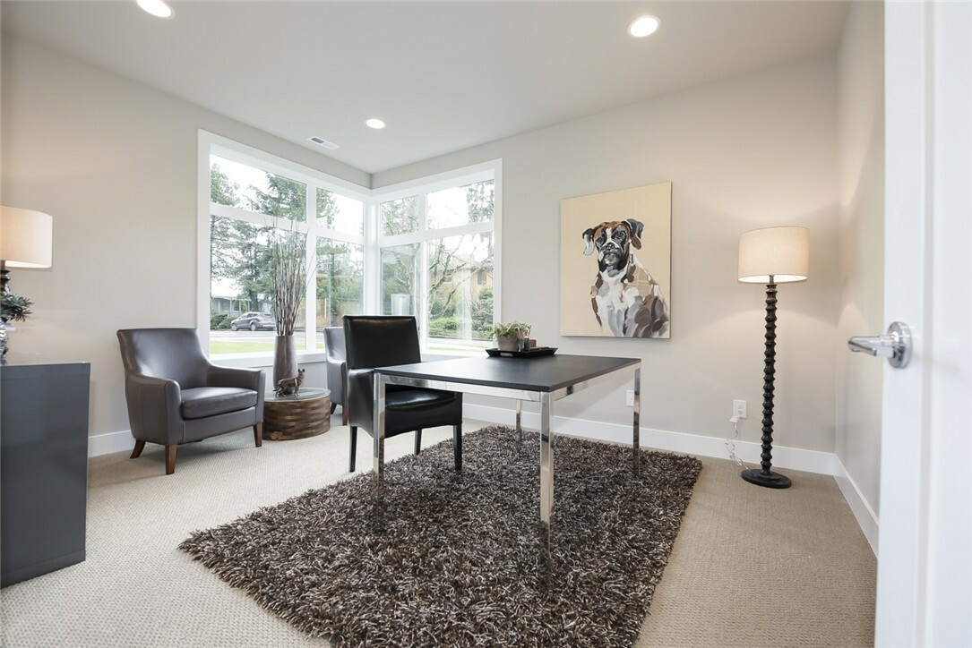 Property Photo: 1507 4th Street L-5 WA 98033