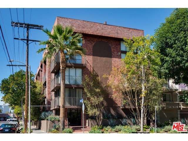 Property Photo:  869 S Wooster St 102  CA 90035