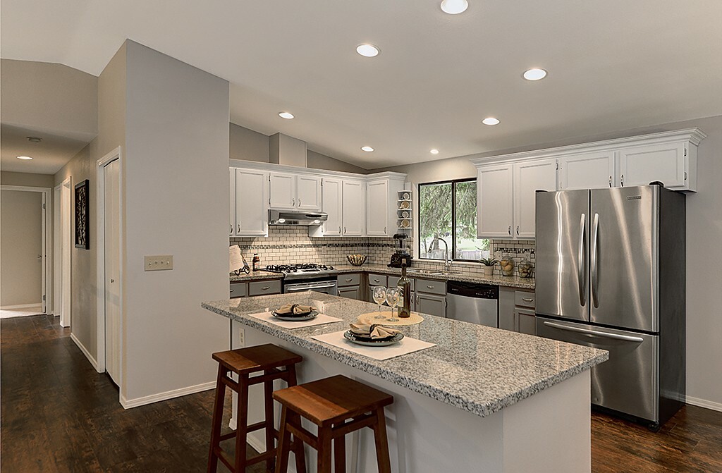 Property Photo: 156 S 358th St WA 98003