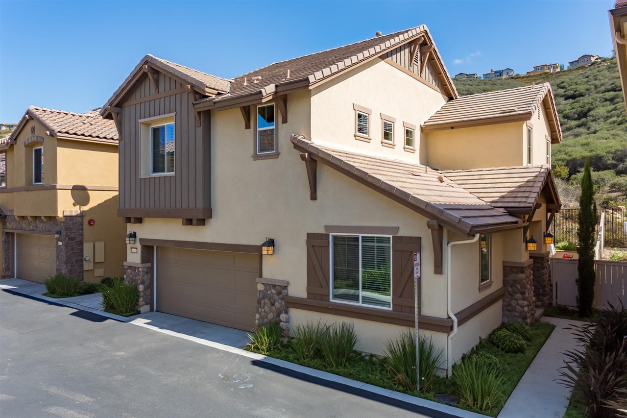 Property Photo: 1423 Chert Dr CA 92078
