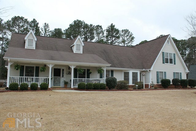 Property Photo:  951 Thornwood Cir  GA 30016 