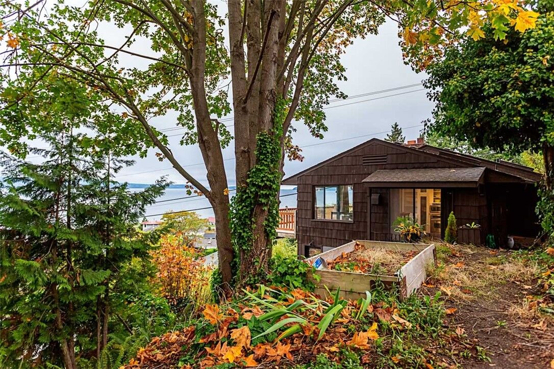 Property Photo: 501 5th Street WA 98275