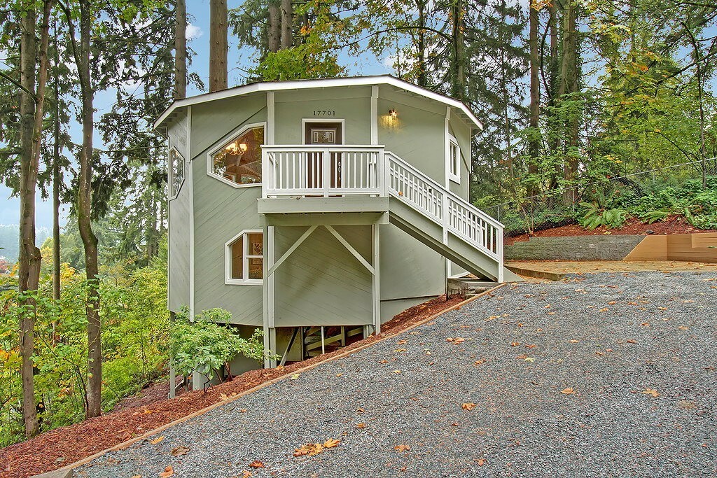 Property Photo:  17701 185th Ave NE  WA 98072 