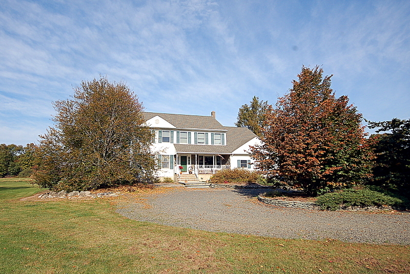 Property Photo:  68 Thatcher Rd  NJ 08825 