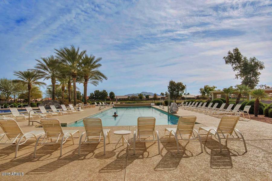 Property Photo: 1484 E Runaway Bay Drive AZ 85249