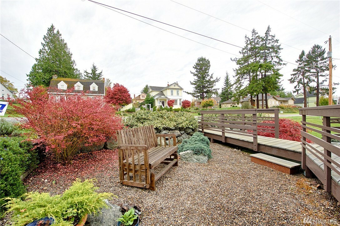 Property Photo:  1516 7th St  WA 98221 