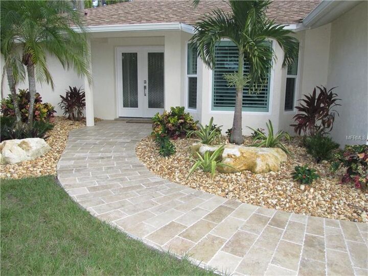 Property Photo:  615 Poinsettia Drive  FL 34285 