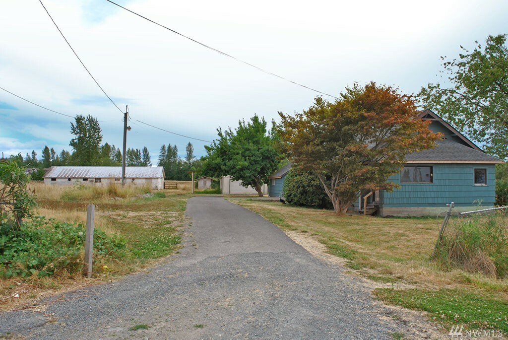 Property Photo:  24110 74th St E  WA 98321 