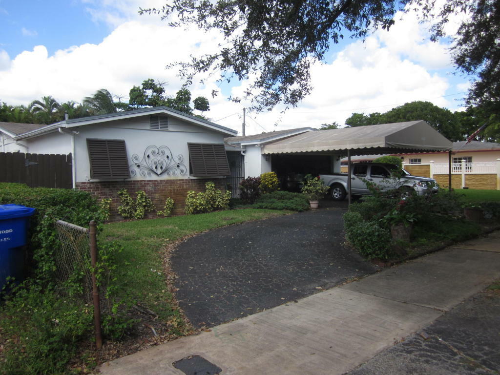 Property Photo: 1508 NW 74th Terrace FL 33024