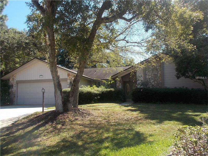Property Photo: 2321 Tiverton Court FL 34698