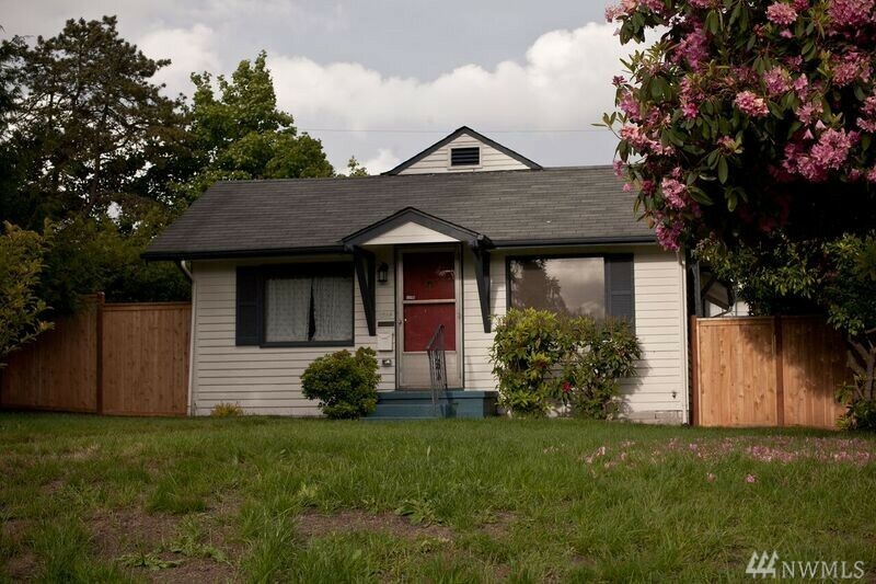 Property Photo:  1311 S Monroe St  WA 98405 