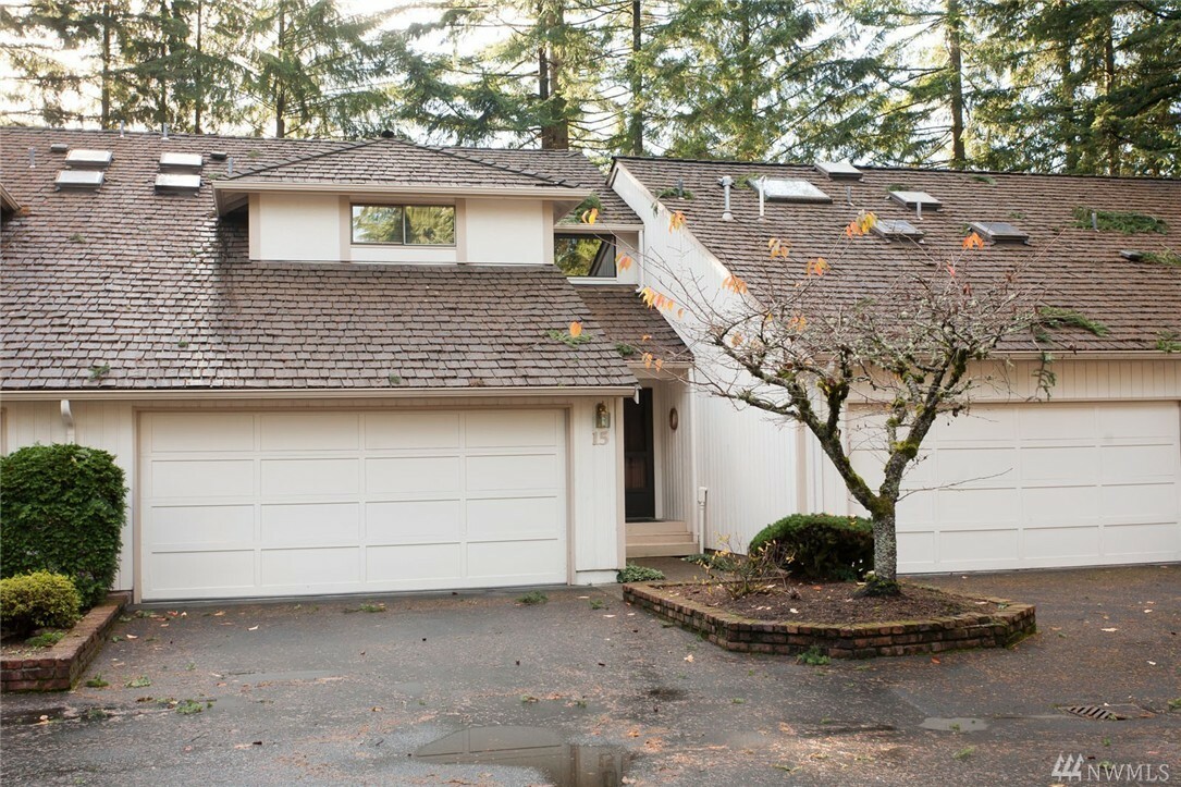 Property Photo:  1805 Village Green Dr 15  WA 98012 