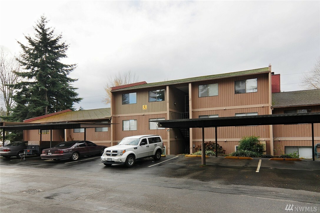 Property Photo:  17430 Ambaum Boulevard S 49  WA 98148 