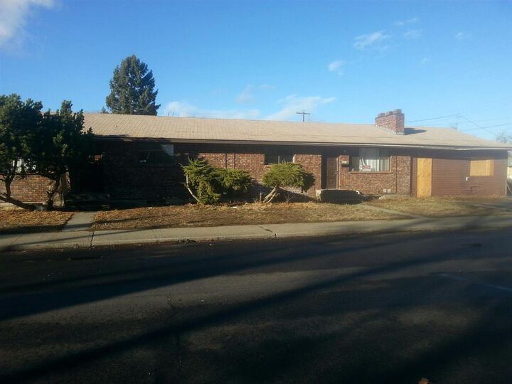 5307 N Magnolia St 5305 N Magnolia St  Spokane WA 99207 photo