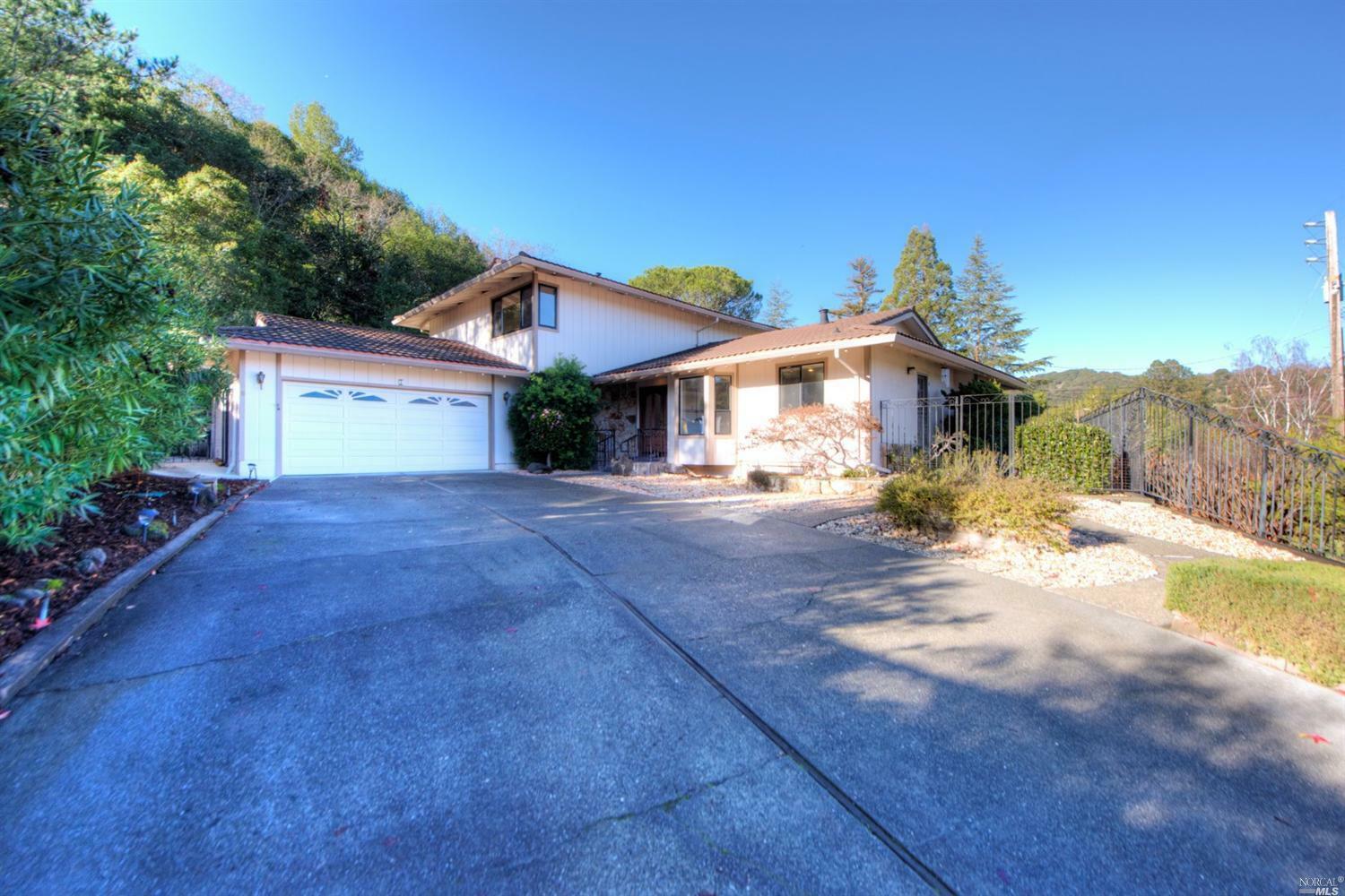 Property Photo: 8 Carnoustie Drive CA 94949