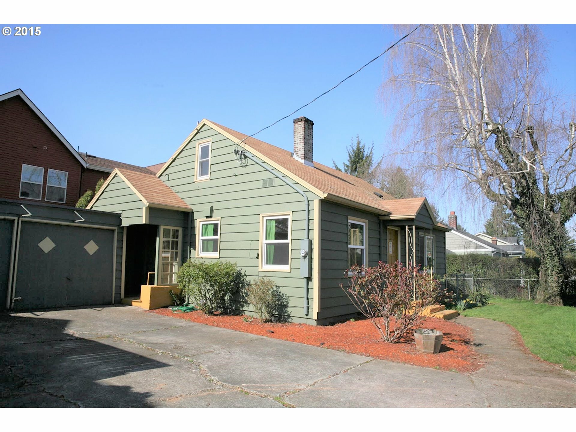 Property Photo:  5525 NE 45th Ave  OR 97218 