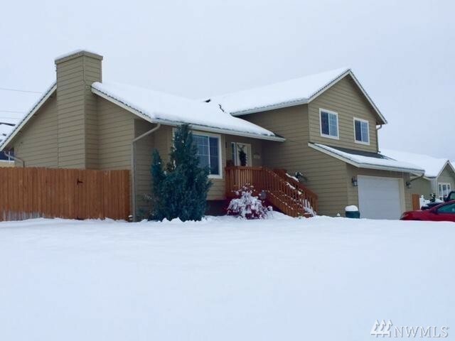 Property Photo:  2464 NE Talon St  WA 98802 