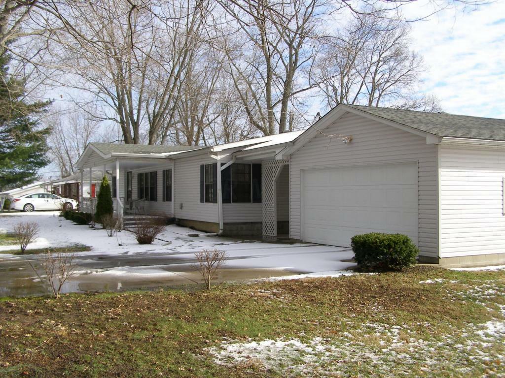 Property Photo:  758 Lake Shore Boulevard SE  OH 43076 