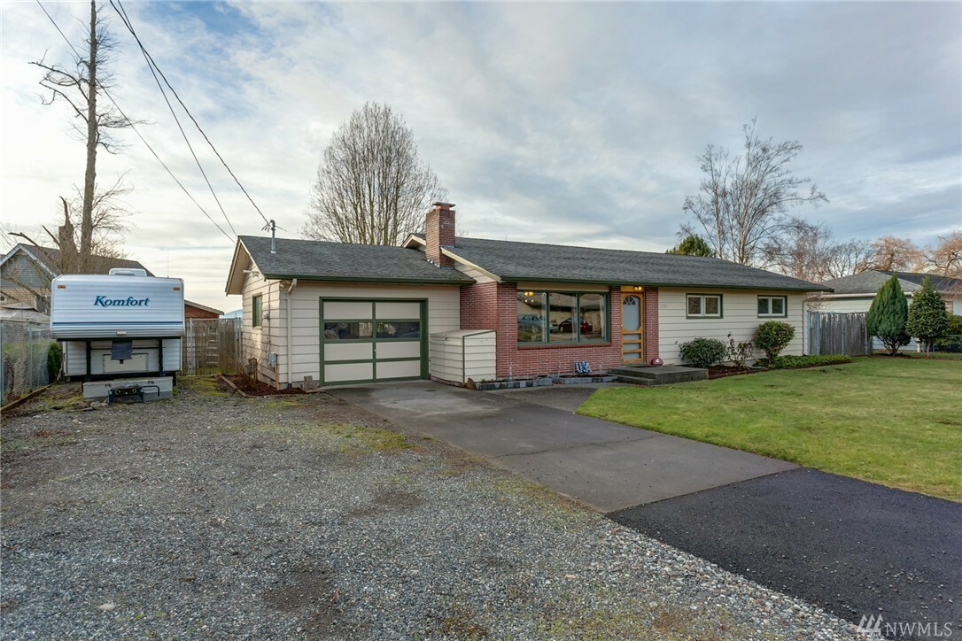 Property Photo:  2185 Siddle St  WA 98248 