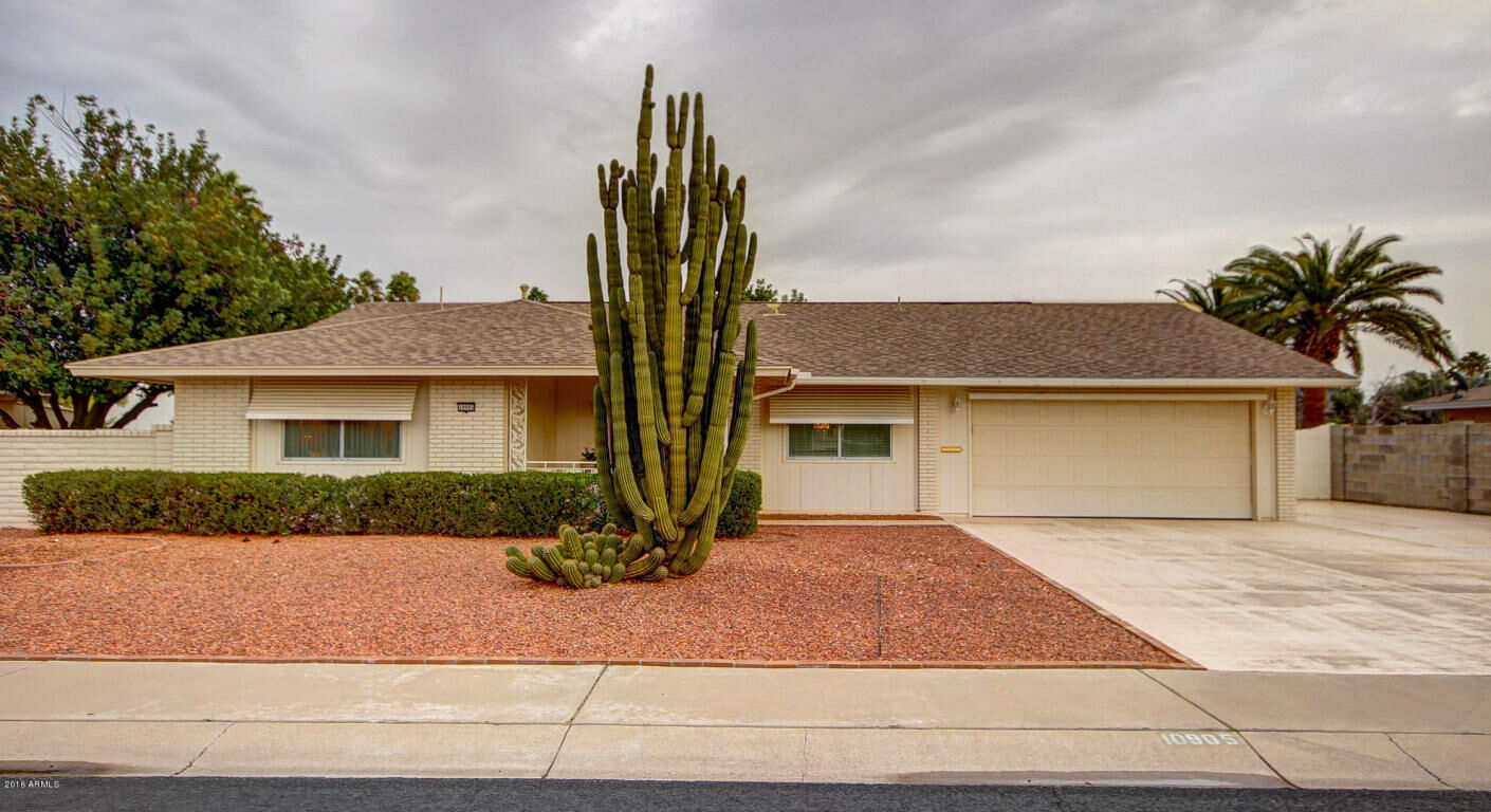 Property Photo: 10905 W Camelot Circle AZ 85351