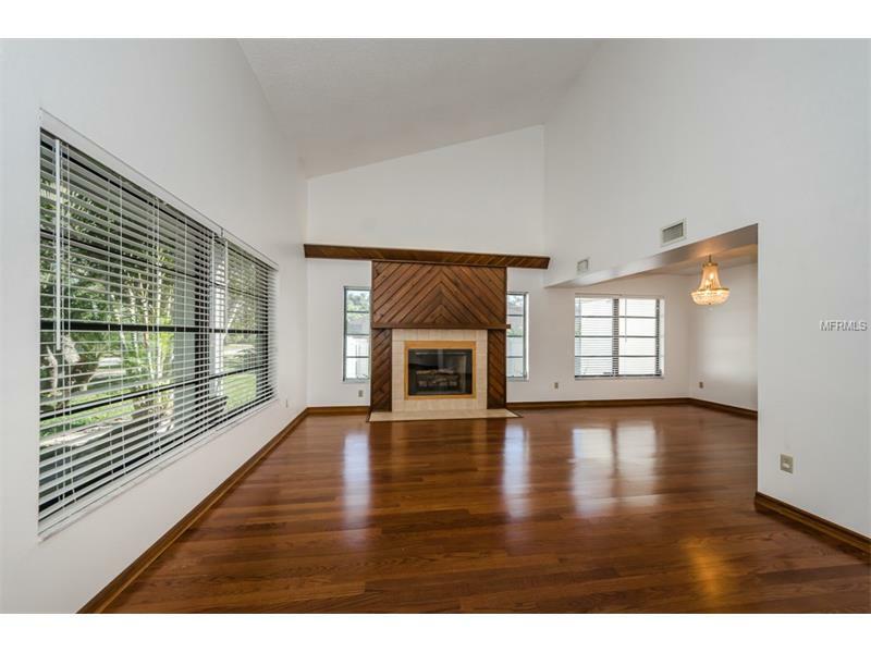 Property Photo: 1044 Rosetree Lane FL 34689