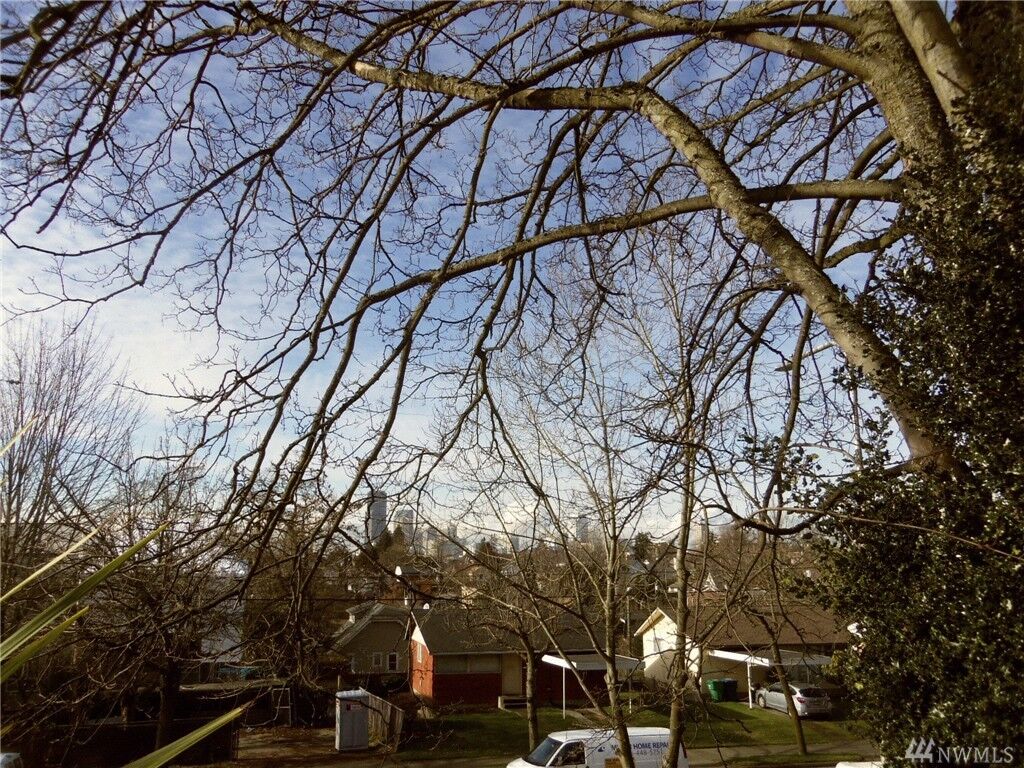 Property Photo:  100 Martin Luther King Jr Wy 8  WA 98122 