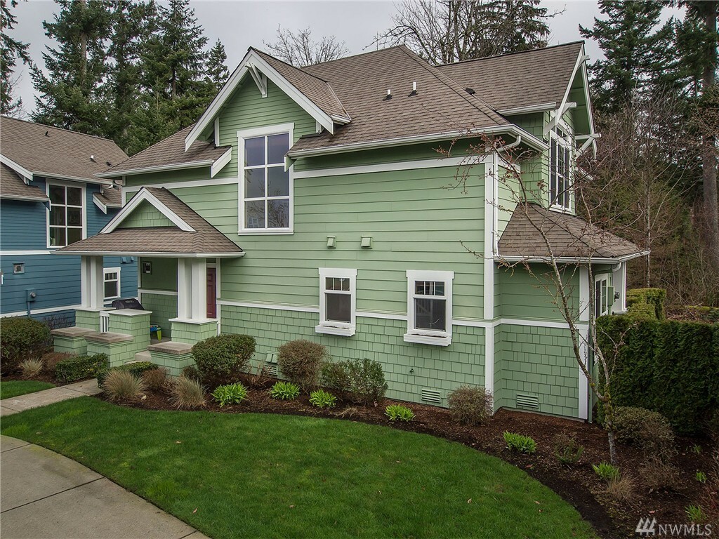 Property Photo:  1920 NE Katsura St  WA 98029 