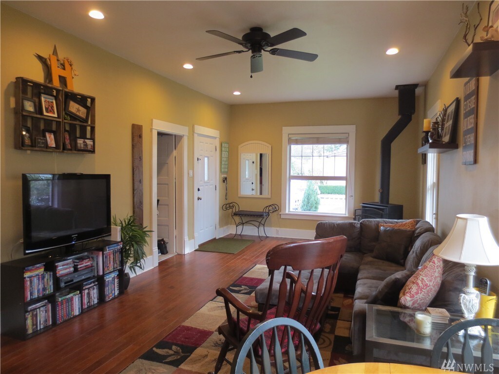 Property Photo: 314 N Madison St WA 98272