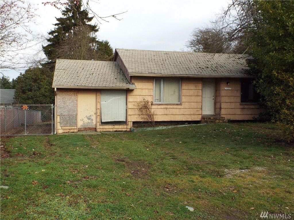 Property Photo:  4232 S 164th St  WA 98188 