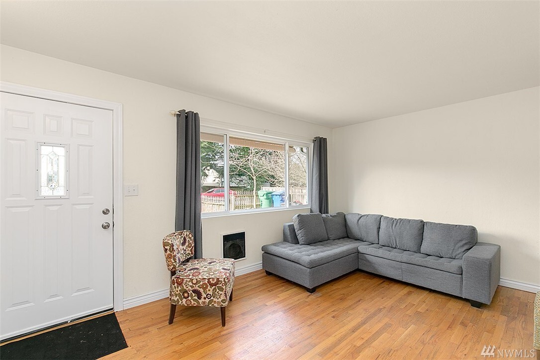 Property Photo: 9230 34th Ave SW WA 98126