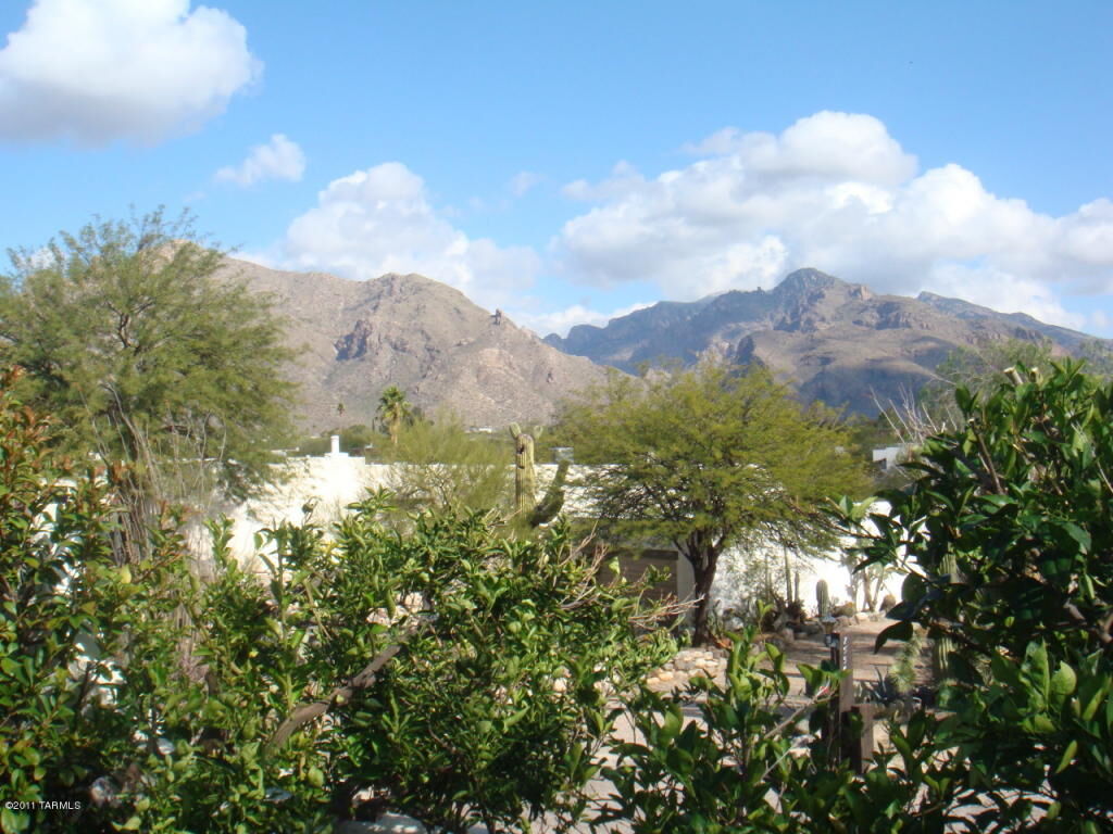Property Photo:  7530 N Palm Circle  AZ 85704 