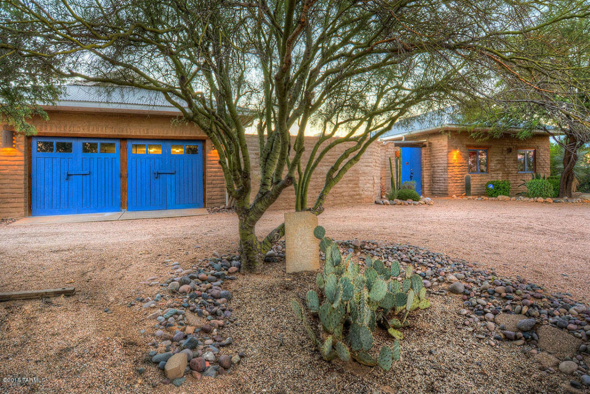 Property Photo: 2811 W Owl Vista Place AZ 85742