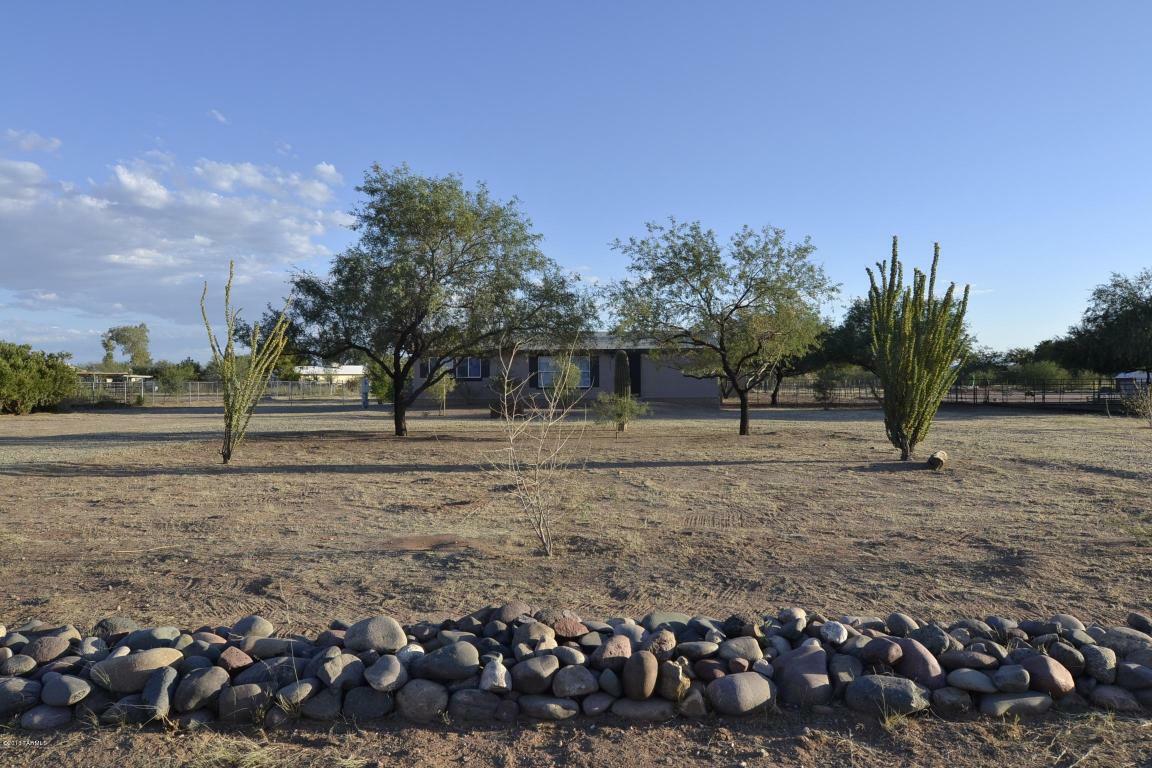 Property Photo: 16701 W Falcon Lane AZ 85653